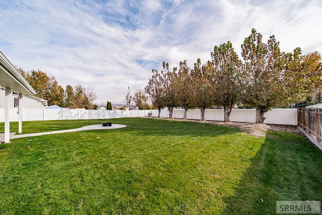 4216 Edgewood Circle Ammon, ID 83406 - Photo 33 of 33