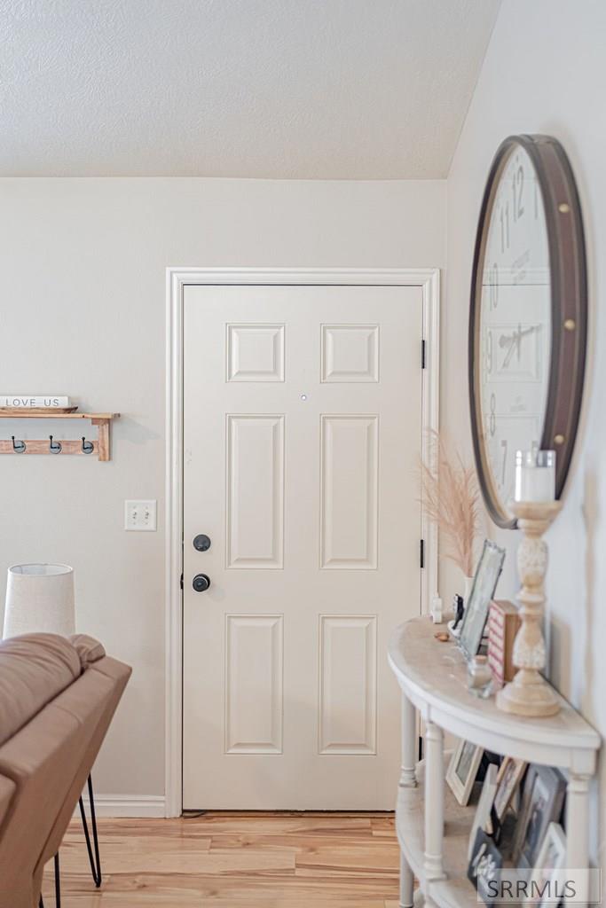 4216 Edgewood Circle Ammon, ID 83406 - Photo 5 of 33 Entrance