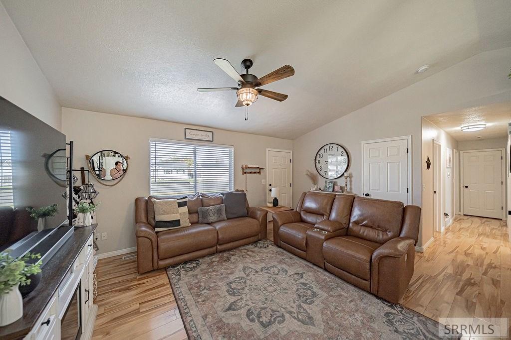 4216 Edgewood Circle Ammon, ID 83406 - Photo 6 of 33 Living Room