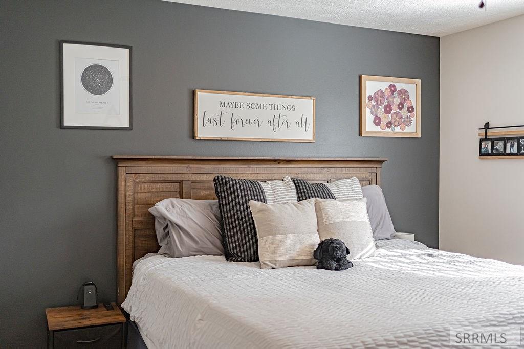 4216 Edgewood Circle Ammon, ID 83406 - Photo 8 of 33 Main Bedroom