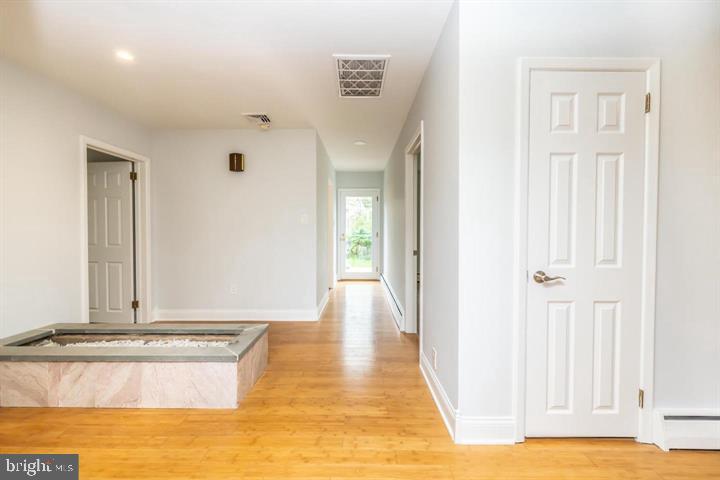 902 Croton Road Wayne, PA 19087 - Photo 4 of 37