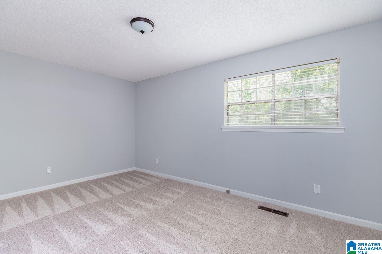 1045 Blue Ridge Boulevard Birmingham, AL 35226 - Photo 15 of 36