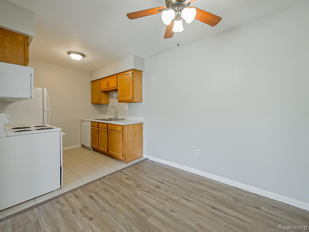 125 East Van Riper Road, Unit 5 Fowlerville, MI 48836 - Photo 7 of 23