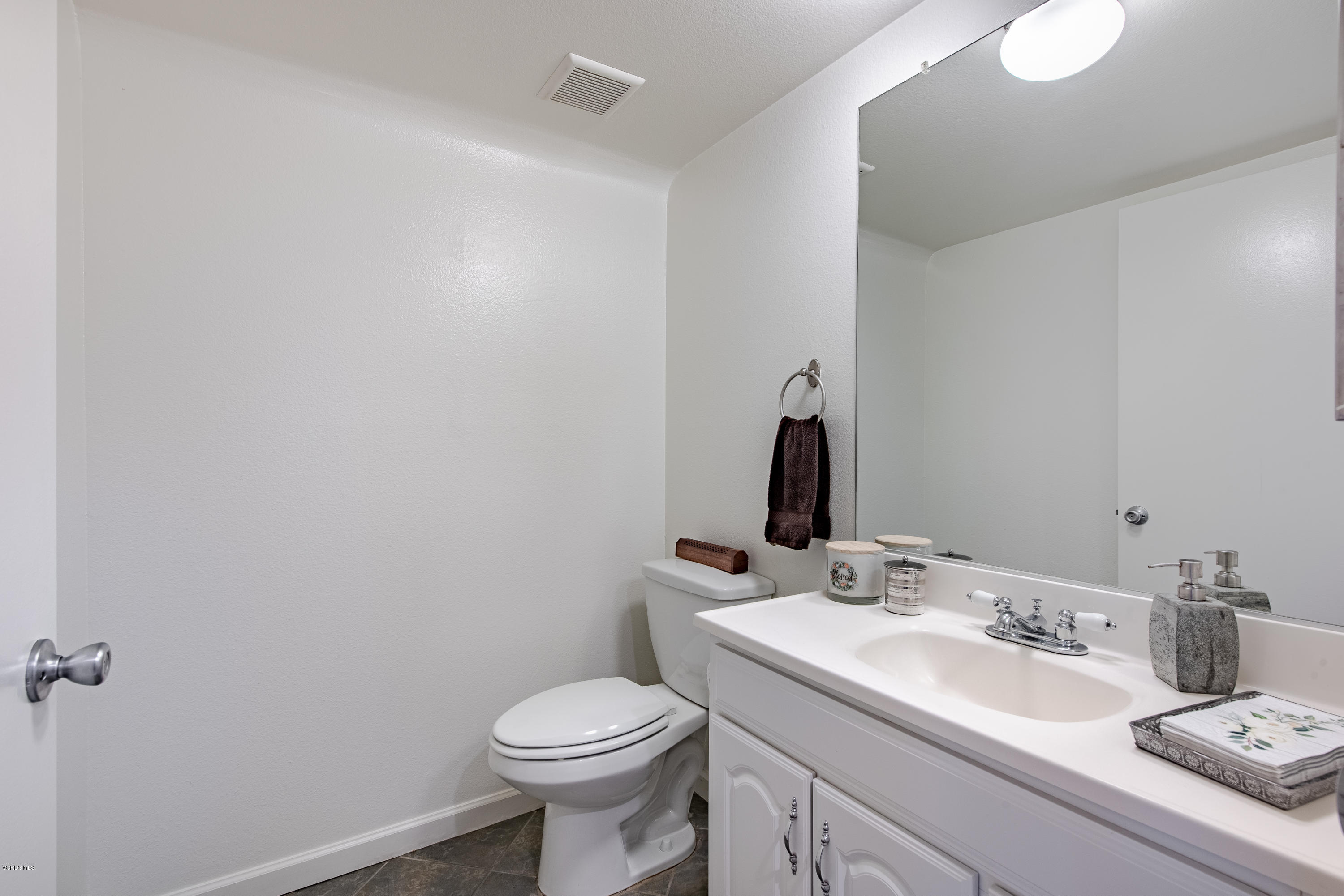 561 Spring Road, Unit 42 Moorpark, CA 93021 - Photo 12 of 28 561 Spring Rd Moorpark-13