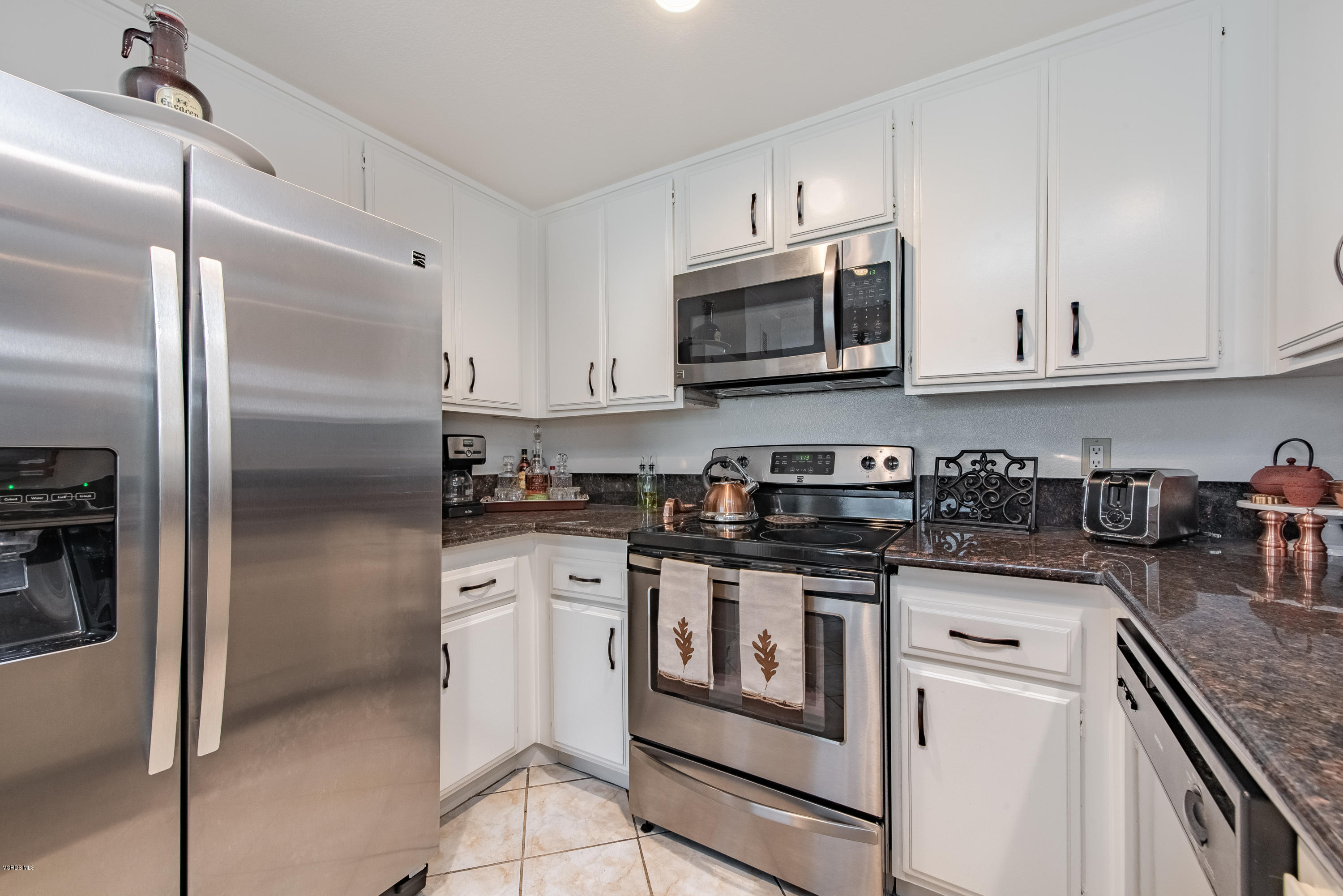 561 Spring Road, Unit 42 Moorpark, CA 93021 - Photo 9 of 28 561 Spring Rd Moorpark-11
