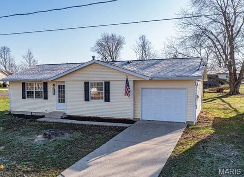 $149,750 | 322 North Sangamon Avenue, Vandalia, IL 62471