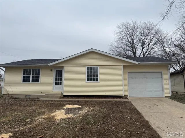 $159,750 | 322 North Sangamon Avenue, Vandalia, IL 62471