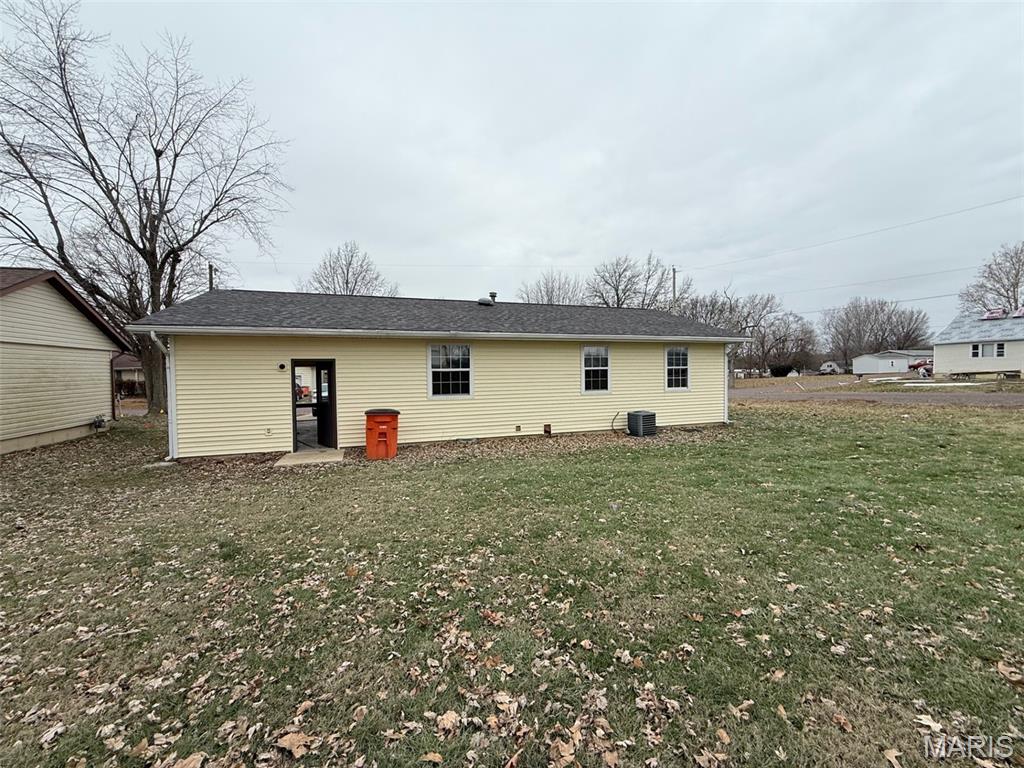 322 North Sangamon Avenue Vandalia, IL 62471 - Photo 9 of 9