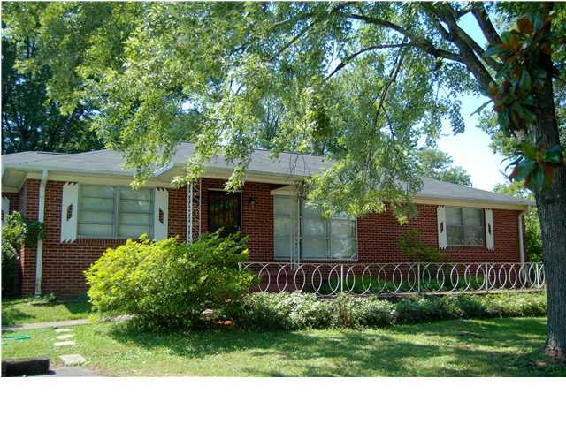 1403 North Moore Road Chattanooga, TN 37411 - Photo 1 of 28 Primary Photo