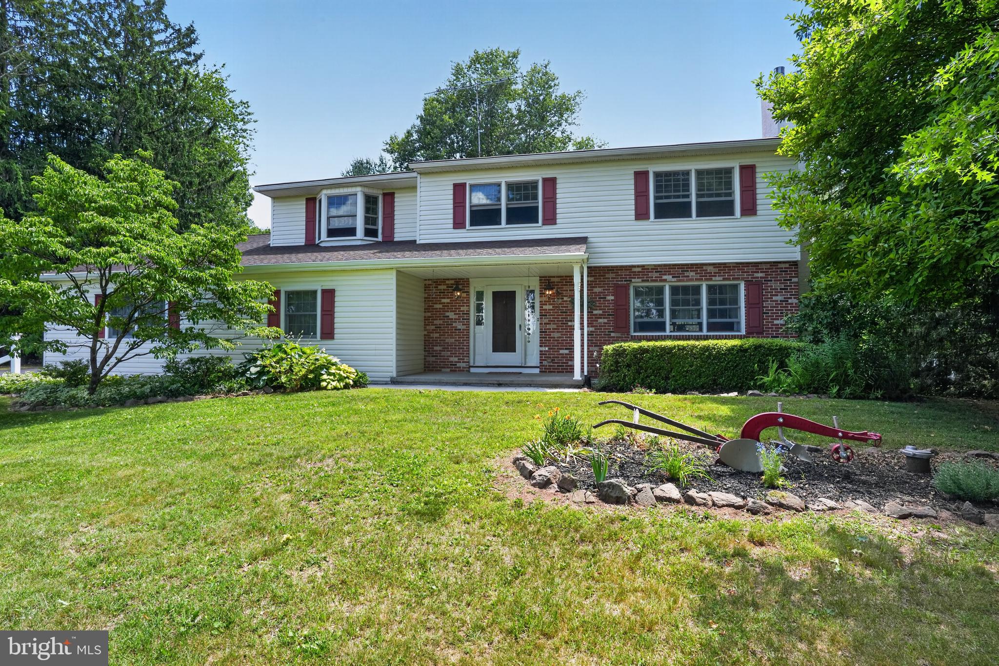 272 Pigeon Creek Road Pottstown, PA 19465 - Photo 2 of 40