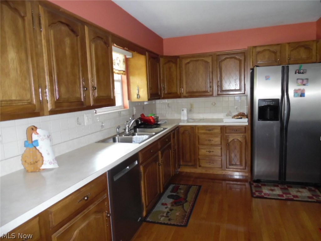 3573 Braun Road Belpre, OH 45714 - Photo 8 of 29 Kitchen with Stainless Steel Appliances