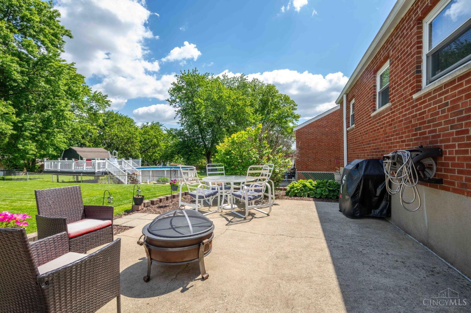 5542 Lawrence Road Cincinnati, OH 45248 - Photo 16 of 32