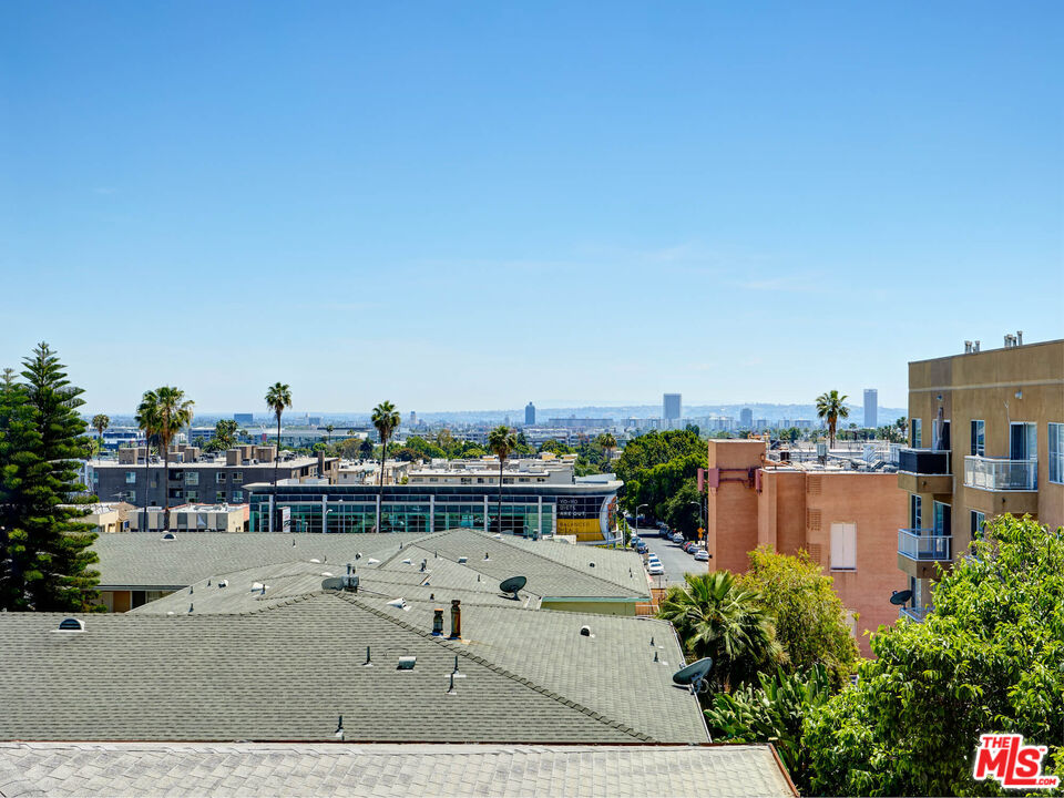 7320 Hawthorn Avenue, Unit 222 Los Angeles, CA 90046 - Photo 24 of 33 a view of a city