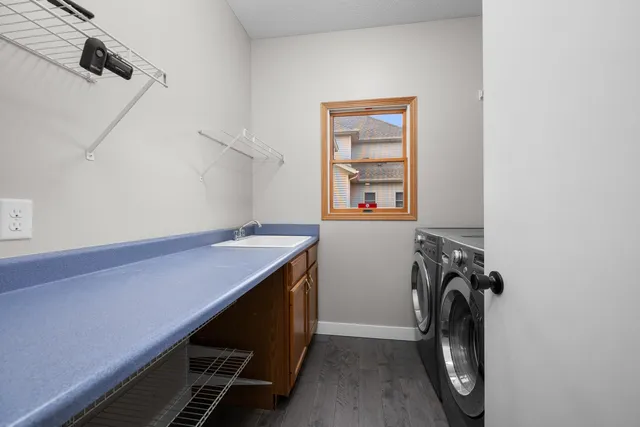 $599,999 | 3120 Summertree Avenue, Bettendorf, IA 52722