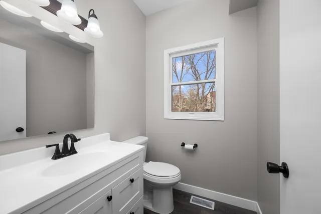 $599,999 | 3120 Summertree Avenue, Bettendorf, IA 52722