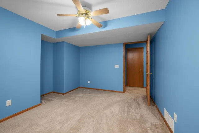 $599,999 | 3120 Summertree Avenue, Bettendorf, IA 52722