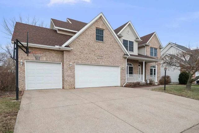 $599,999 | 3120 Summertree Avenue, Bettendorf, IA 52722