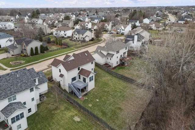 $599,999 | 3120 Summertree Avenue, Bettendorf, IA 52722