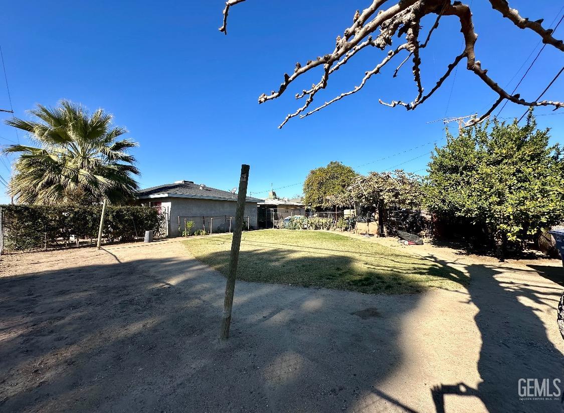 Undisclosed Address Delano, CA 93215 - Photo 3 of 3 a view of a basket ball ground