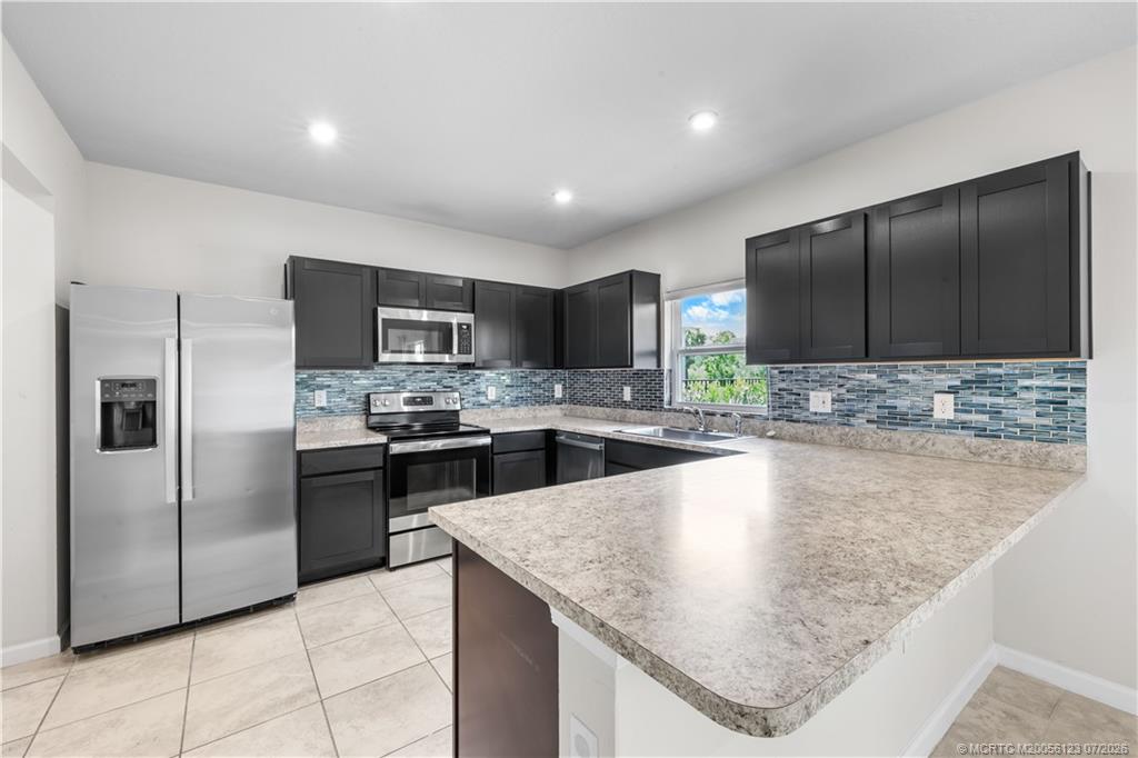 359 Clementine Road Fort Pierce, FL 34981 - Photo 12 of 46