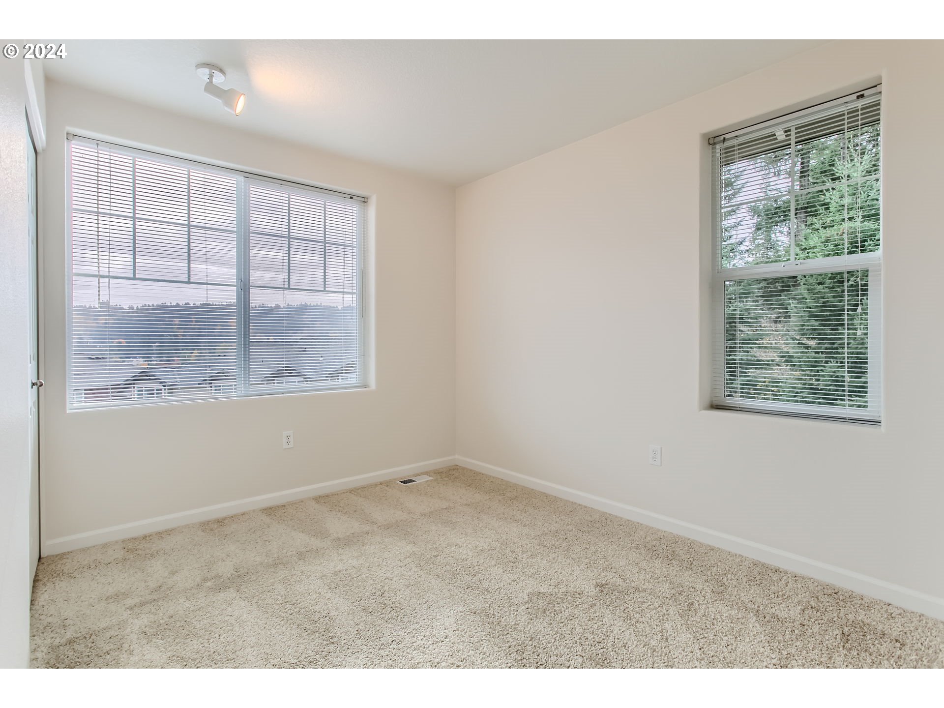 15445 Southwest Sparrow Loop, Unit 105 Beaverton, OR 97007 - Photo 22 of 36 Gallery Image 22