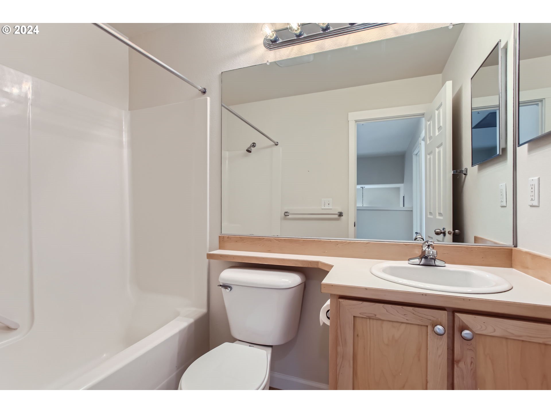 15445 Southwest Sparrow Loop, Unit 105 Beaverton, OR 97007 - Photo 24 of 36 Gallery Image 24