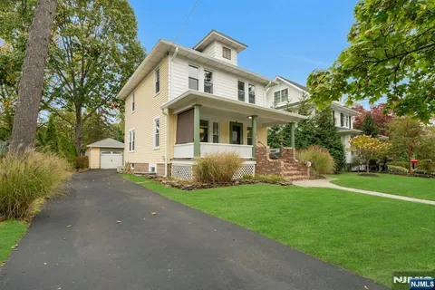 $999,000 | 409 Warren Avenue, Ho-Ho-Kus, NJ 07423