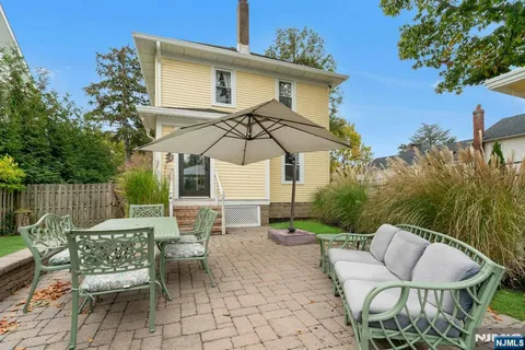 $999,000 | 409 Warren Avenue, Ho-Ho-Kus, NJ 07423