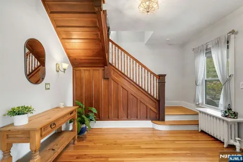 $999,000 | 409 Warren Avenue, Ho-Ho-Kus, NJ 07423