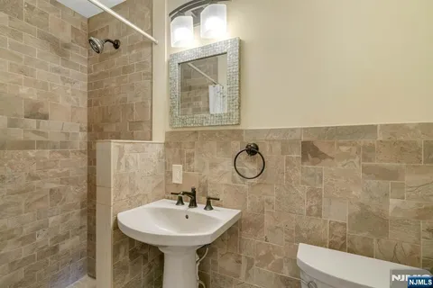 $999,000 | 409 Warren Avenue, Ho-Ho-Kus, NJ 07423