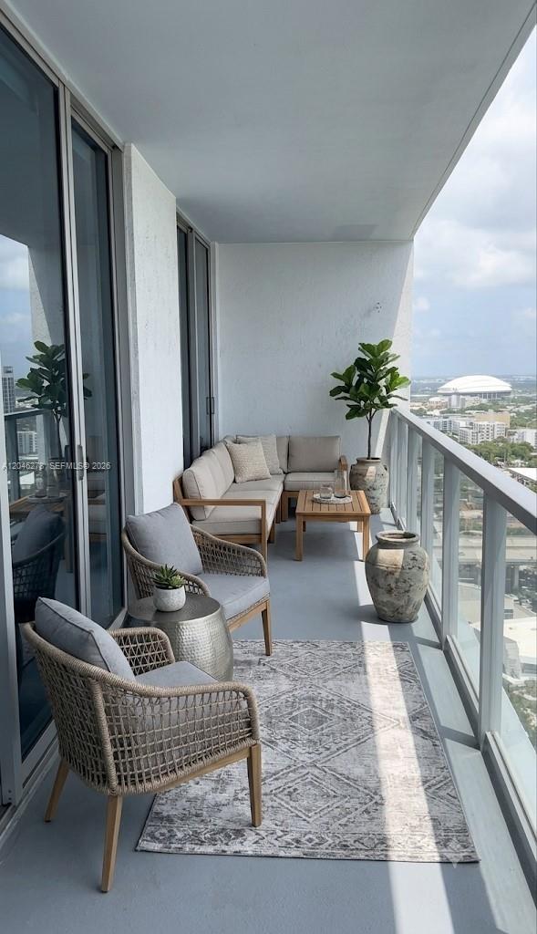 185 Southwest 7th Street, Unit 3009 Miami, FL 33130 - Photo 17 of 19 AI photography
