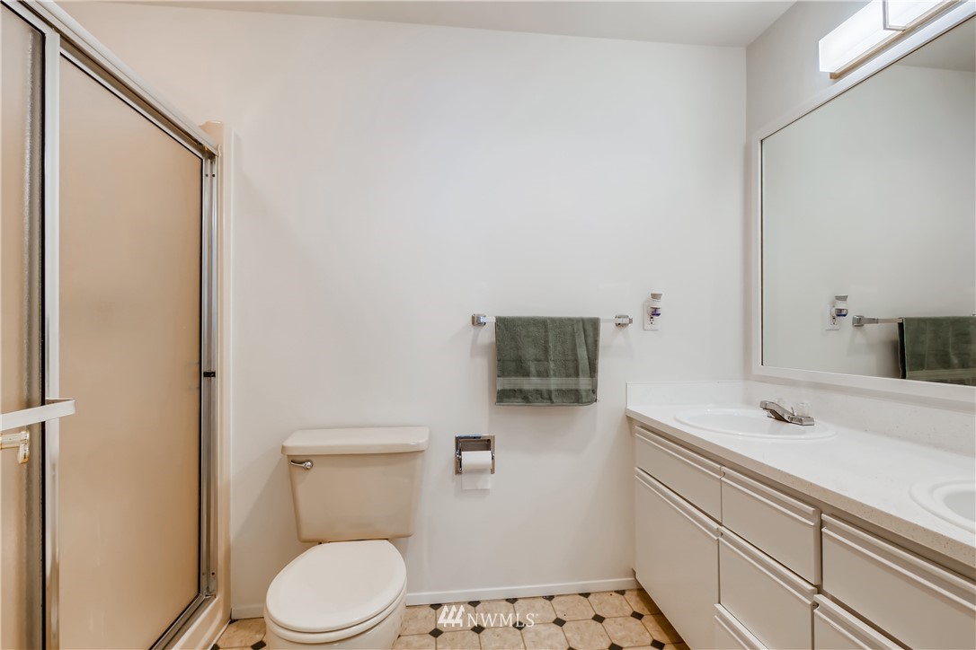 10813 Southeast 172nd Street, Unit 2D Renton, WA 98055 - Photo 13 of 22