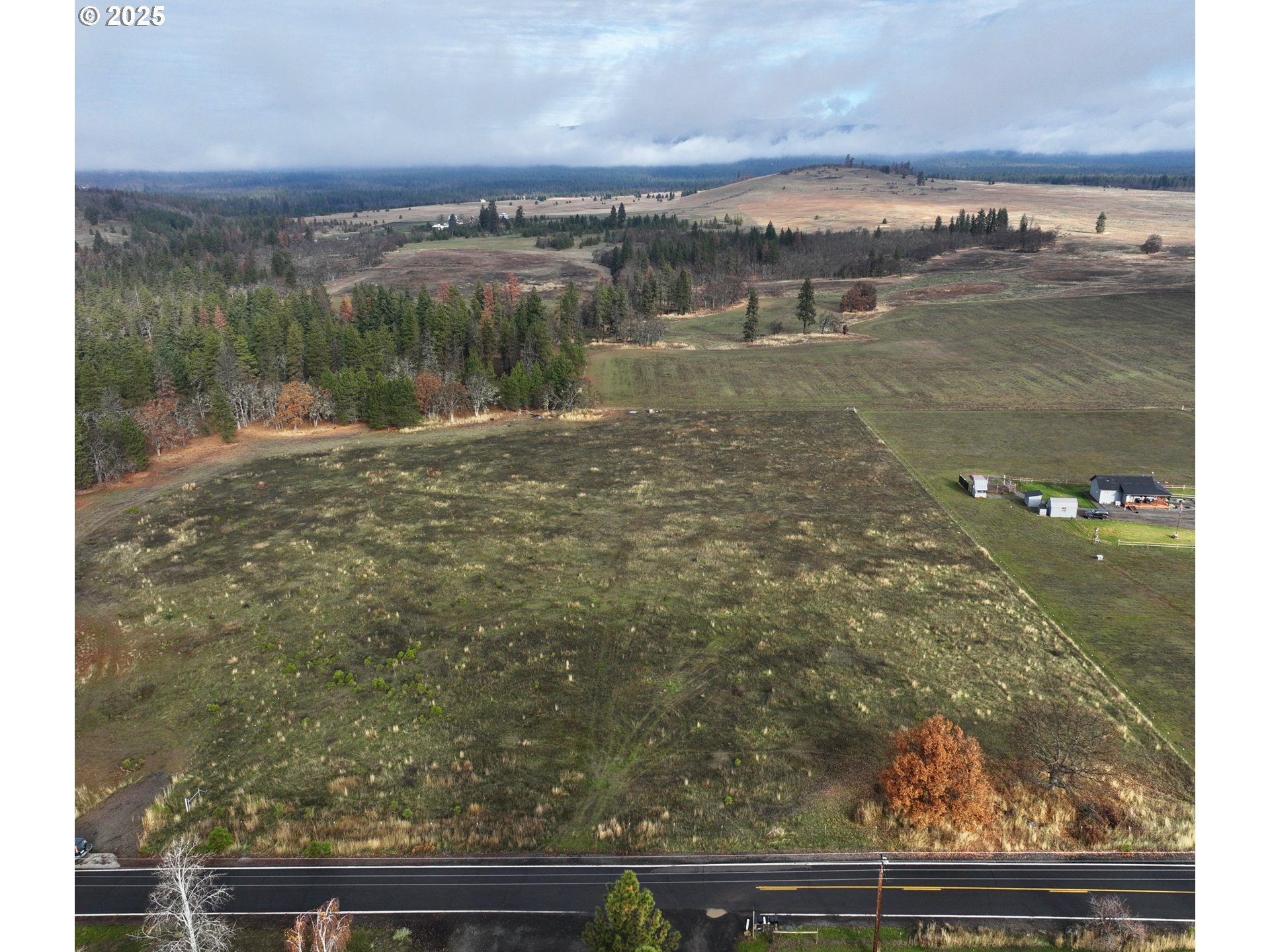 505 Foster Road Goldendale, WA 98620 - Photo 9 of 12 a view of a lake from a balcony