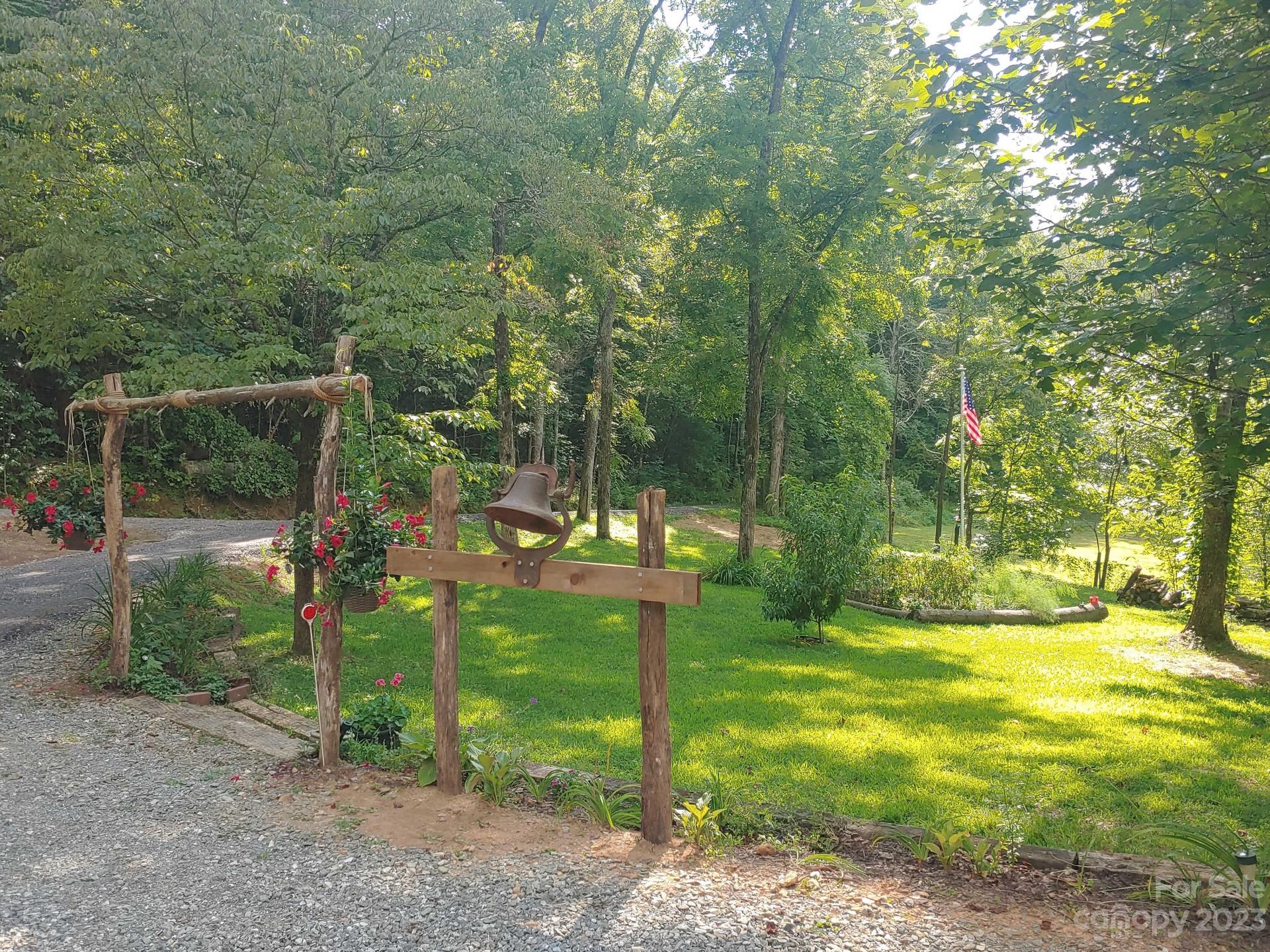 30 Homestead Road Whittier, NC 28789 - Photo 3 of 12 Gallery Image 3
