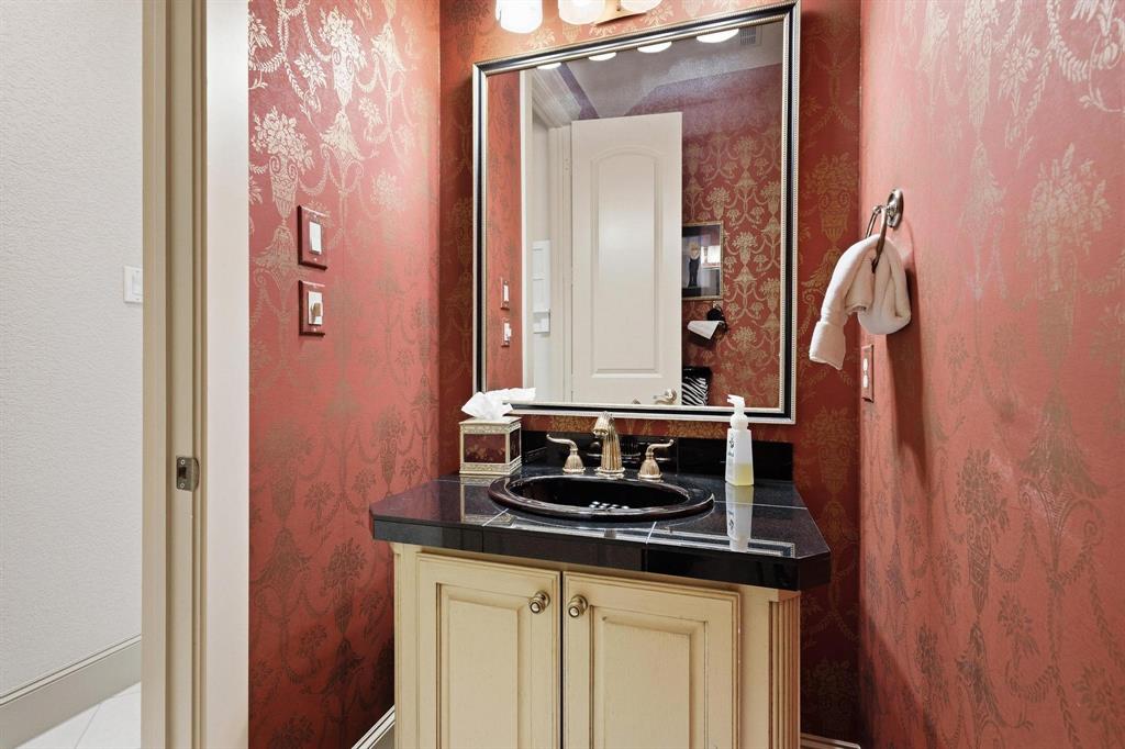 2001 Augusta Court DeSoto, TX 75115 - Photo 15 of 35