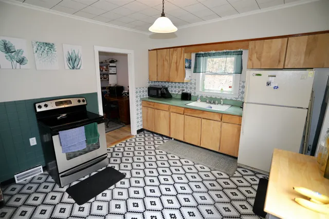 $169,000 | 409 Glen Road, Newport, VT 05855