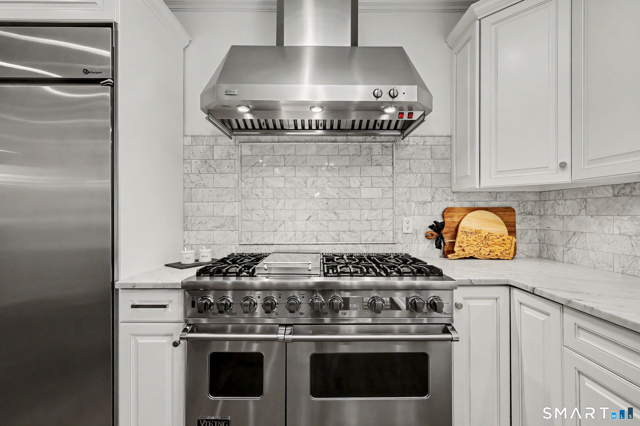 58 Fanton Hill Road Weston, CT 06883 - Photo 11 of 38