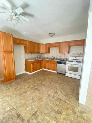 $1,700 | 1157 Beechwood Drive, Harvey, LA 70058