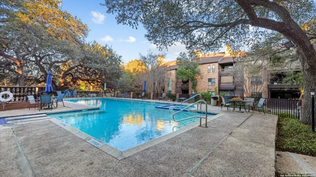 $1,295 | 4212 Medical Drive, Unit 306, San Antonio, TX 78229