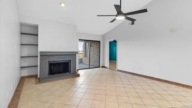 $1,295 | 4212 Medical Drive, Unit 306, San Antonio, TX 78229