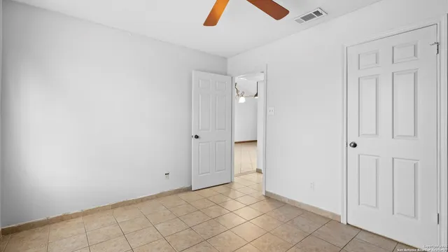 $1,295 | 4212 Medical Drive, Unit 306, San Antonio, TX 78229
