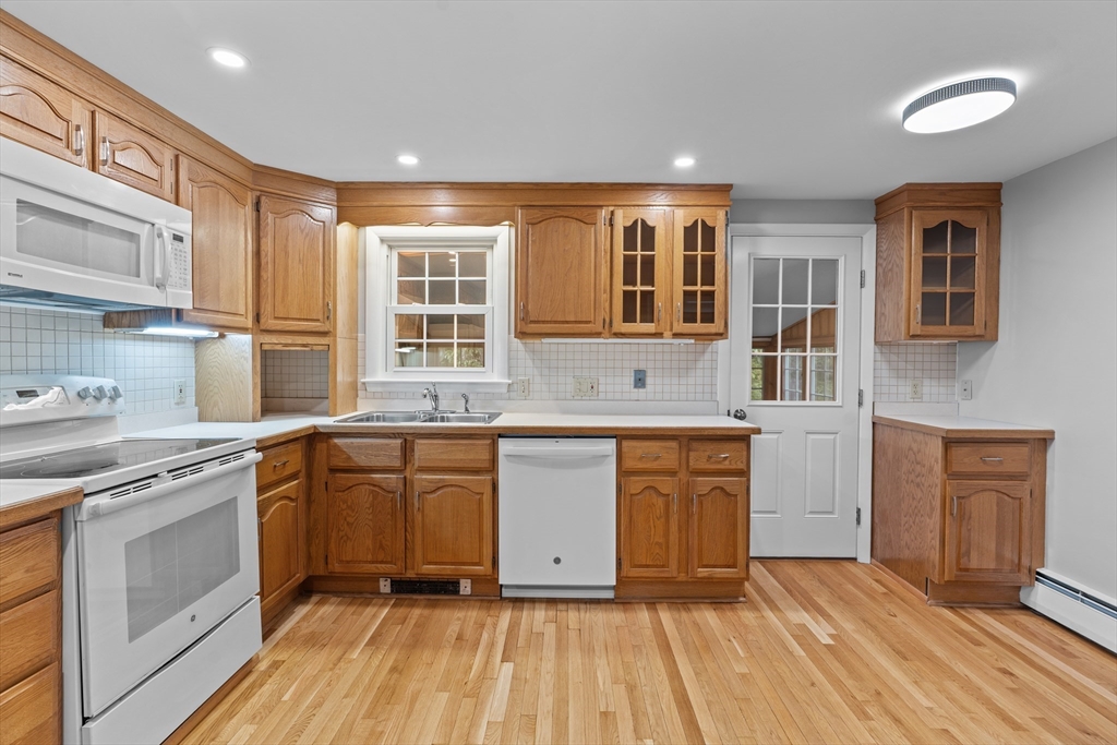 441 Potter Road Framingham, MA 01701 - Photo 9 of 42