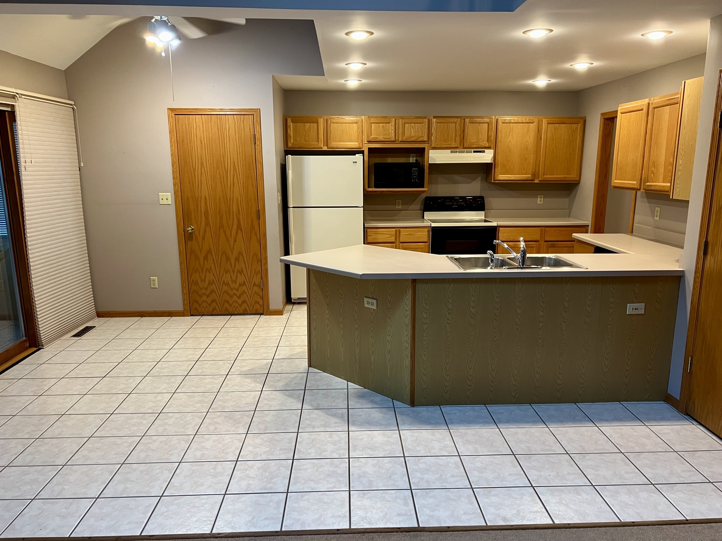 1117 McCall Court Rochelle, IL 61068 - Photo 8 of 25 Gallery Image 8