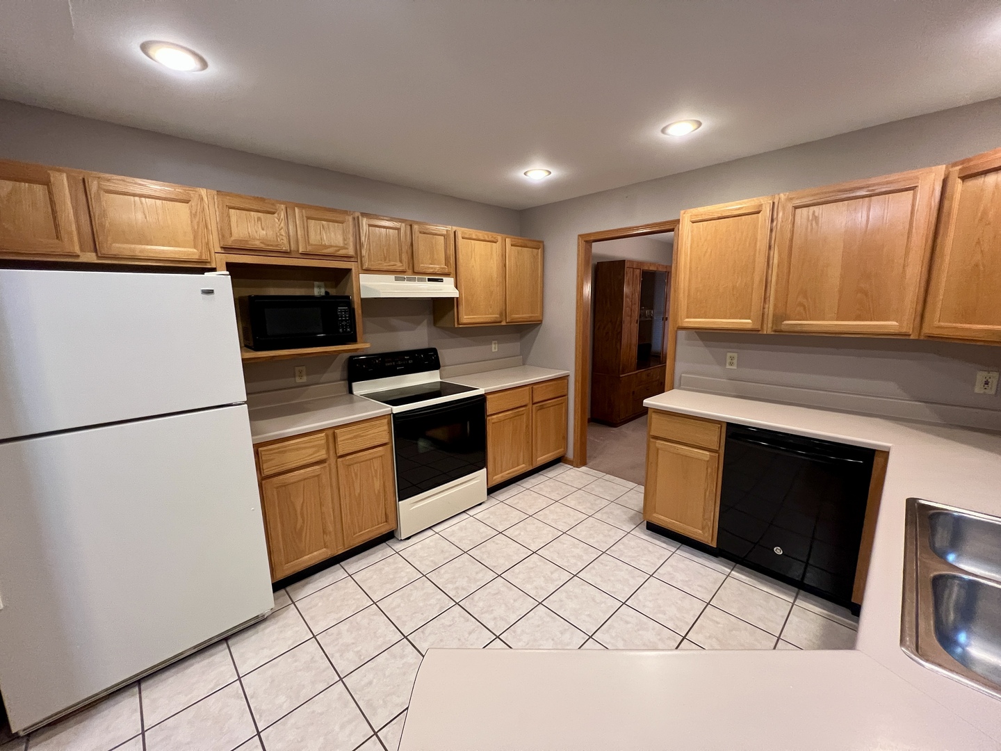 1117 McCall Court Rochelle, IL 61068 - Photo 10 of 25 Gallery Image 10