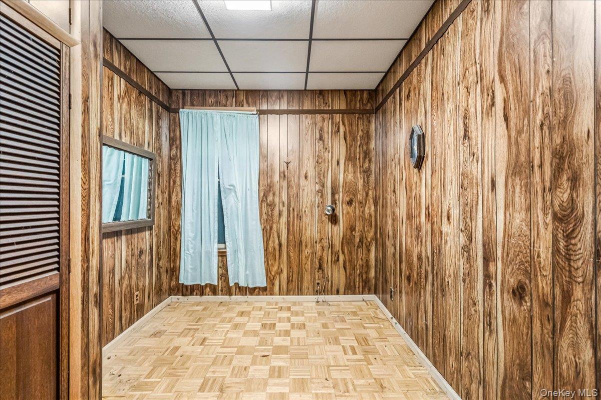 94-20 86th Road Queens, NY 11421 - Photo 4 of 22