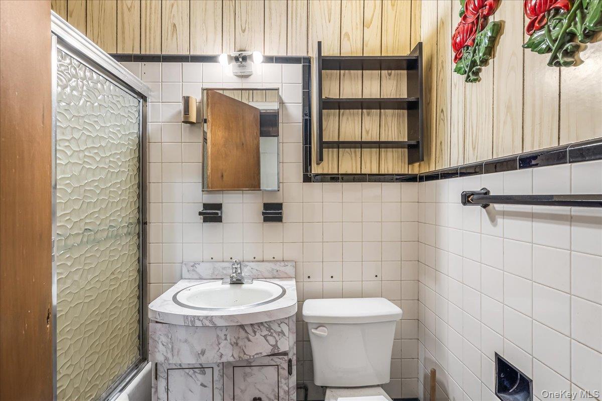 94-20 86th Road Queens, NY 11421 - Photo 8 of 22