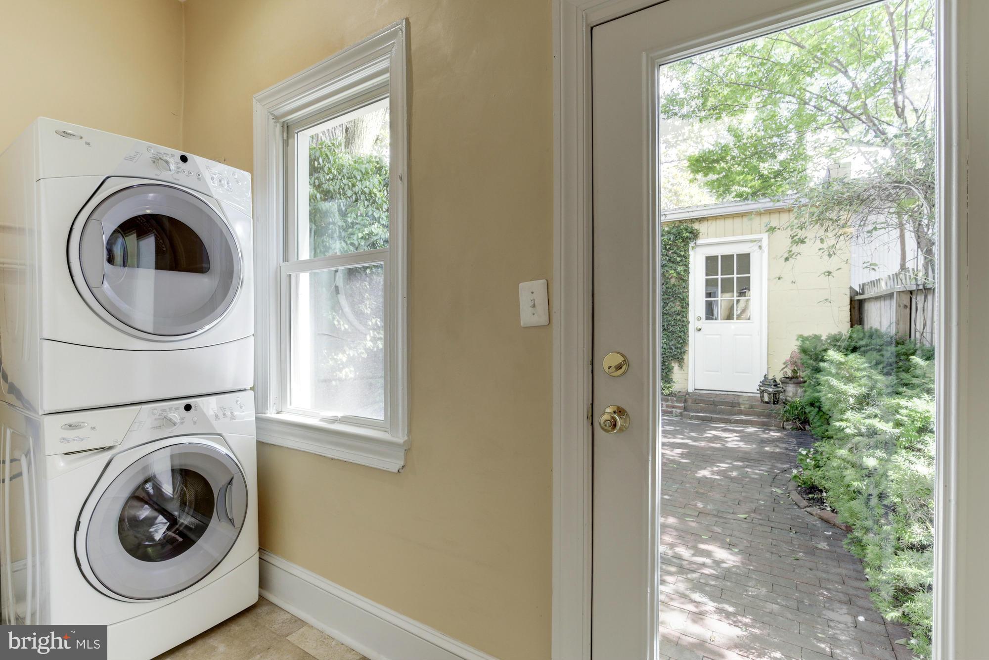 137 D Street Southeast Washington, DC 20003 - Photo 14 of 27 a utility room with dryer and washer