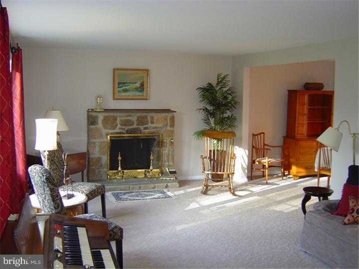 1800 Farmview Road Ambler, PA 19002 - Photo 4 of 18 Fireplace