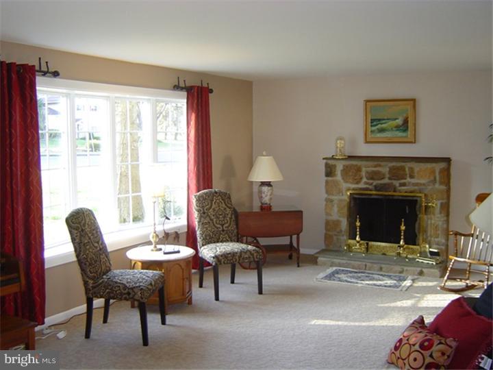 1800 Farmview Road Ambler, PA 19002 - Photo 5 of 18 Living Room
