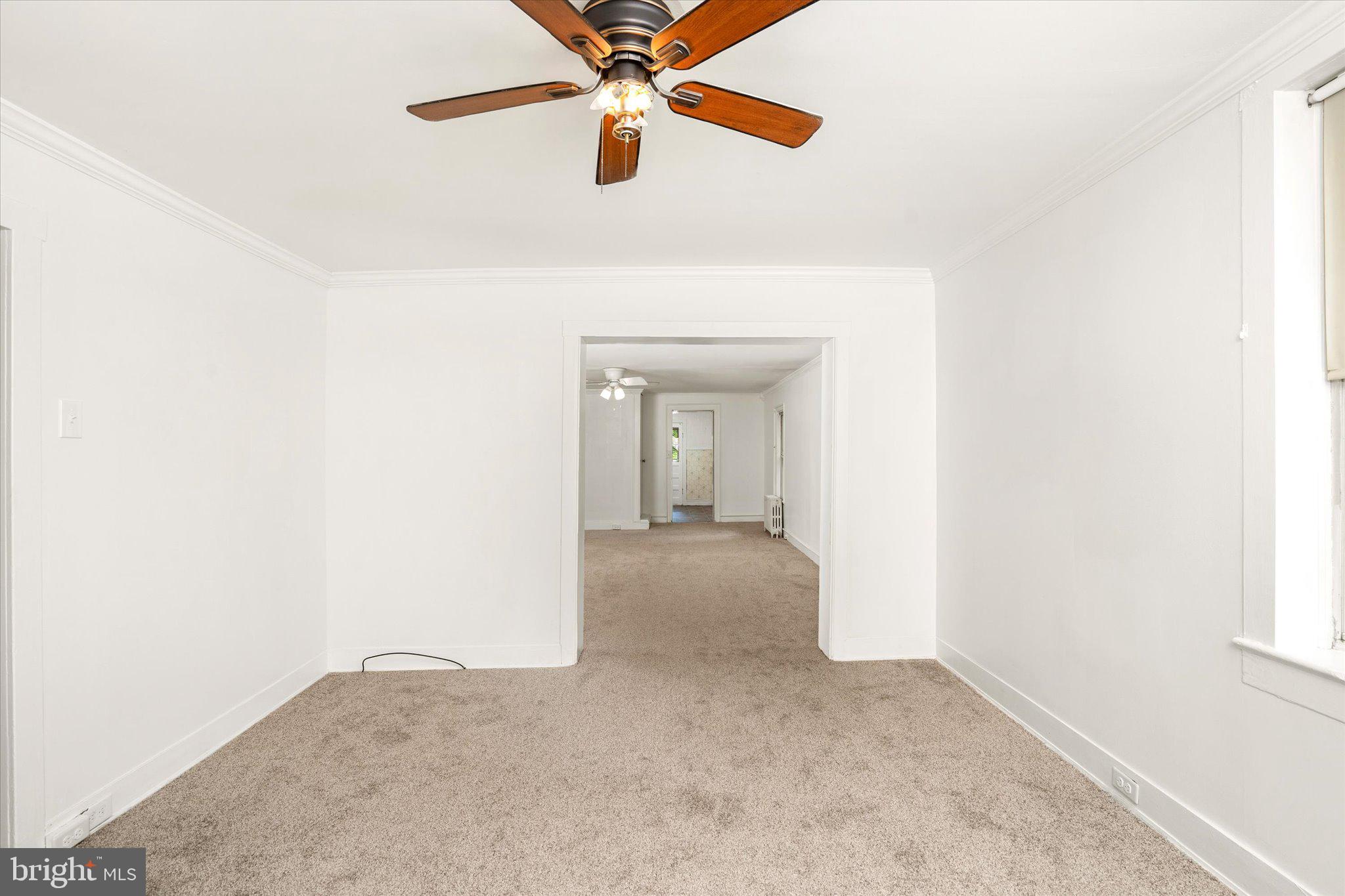 149 Reeves Avenue Hamilton, NJ 08610 - Photo 4 of 26 Linving Romm